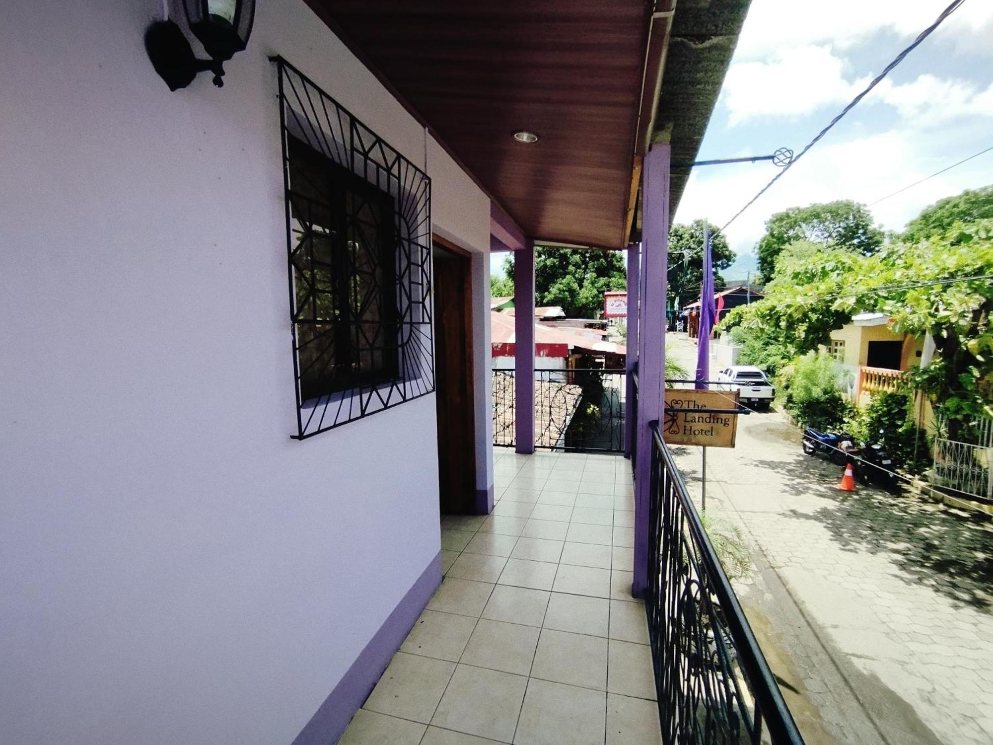 The Landing Hotel And Restaurant Moyogalpa Exterior foto
